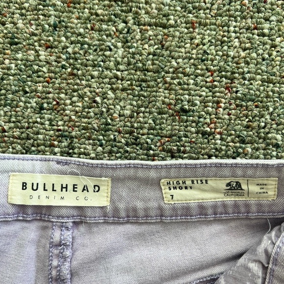 Shorts - Picture 3 of 3